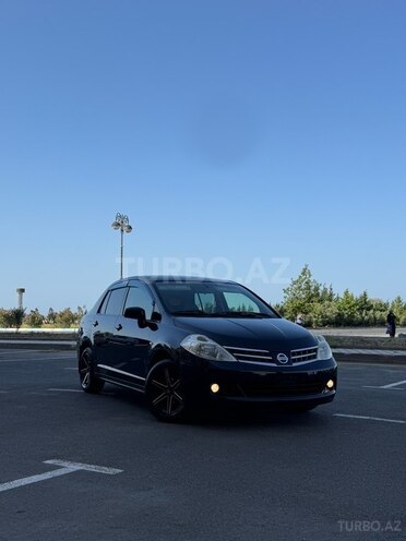 Nissan Tiida-11