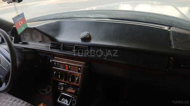 Mercedes E 250 1991, 585,855 km - 2.5 l - Sabirabad