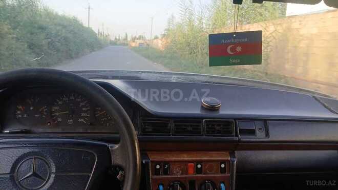 Mercedes E 250 1991, 585,855 km - 2.5 l - Sabirabad