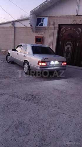 Mercedes E 250 1991, 585,855 km - 2.5 l - Sabirabad