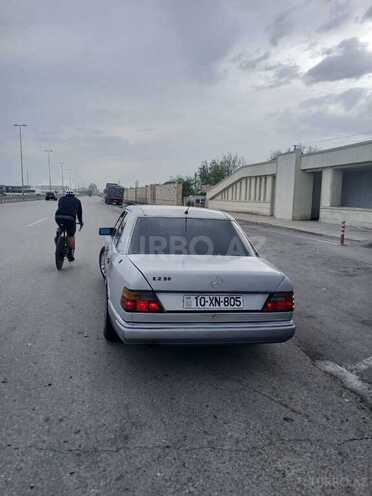 Mercedes E 250 1991, 585,855 km - 2.5 l - Sabirabad