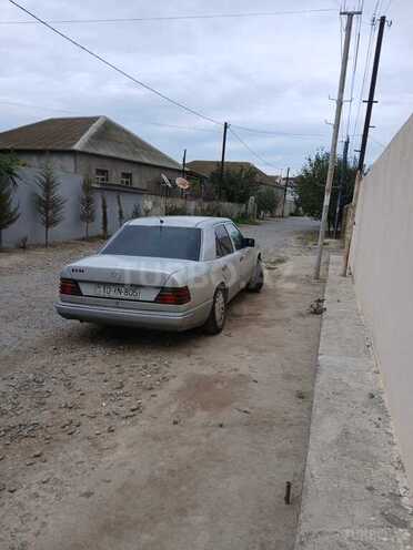 Mercedes E 250 1991, 585,855 km - 2.5 l - Sabirabad