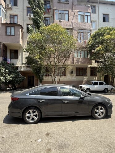 Hyundai Sonata-8