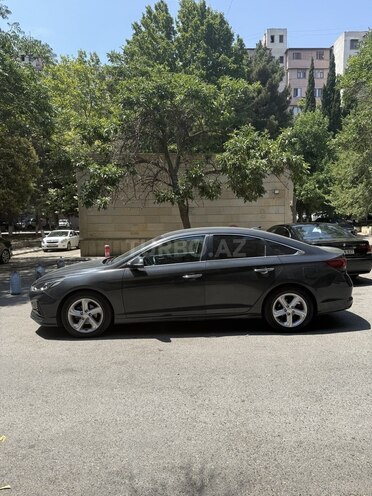 Hyundai Sonata-6