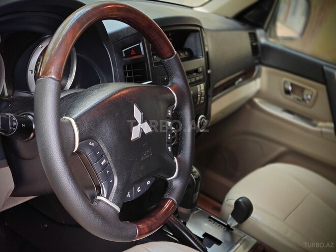 Mitsubishi Pajero 2011, 189,000 km - 3.5 l - Bakı