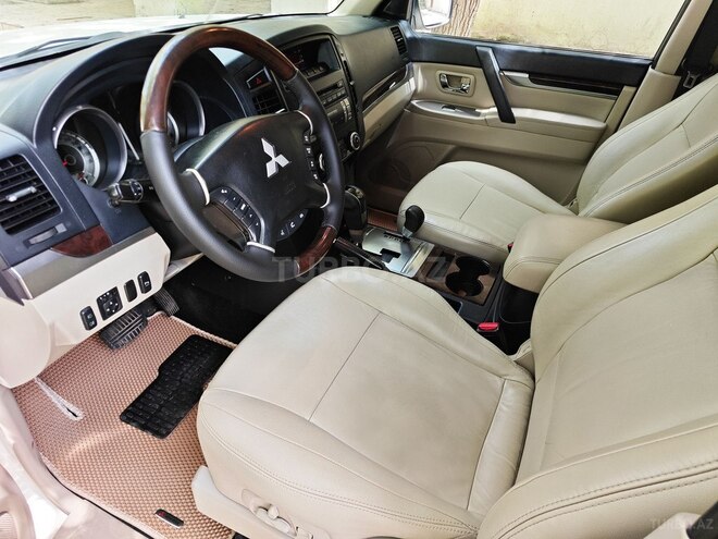 Mitsubishi Pajero 2011, 189,000 km - 3.5 l - Bakı
