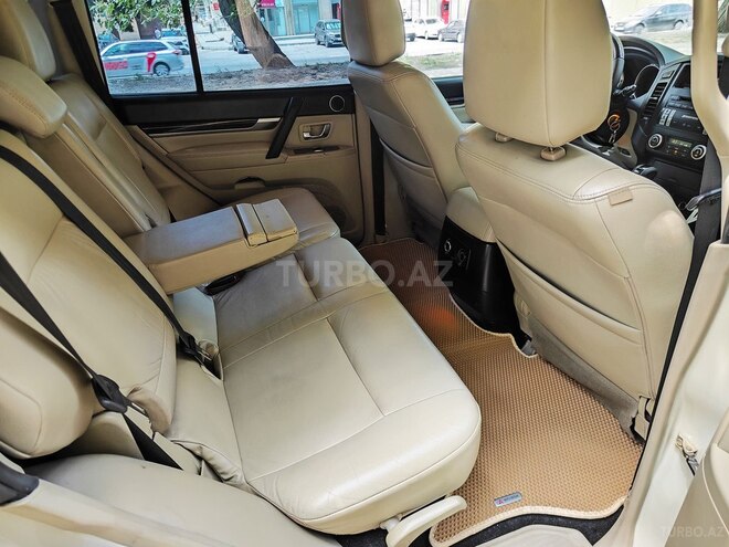 Mitsubishi Pajero 2011, 189,000 km - 3.5 l - Bakı