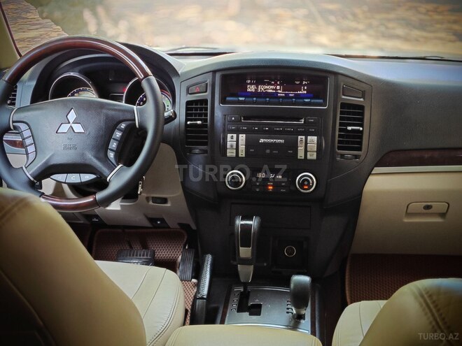 Mitsubishi Pajero 2011, 189,000 km - 3.5 l - Bakı