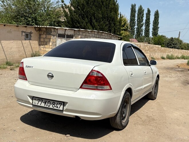 Nissan Sunny 2011, 373,000 km - 1.6 l - Neftçala