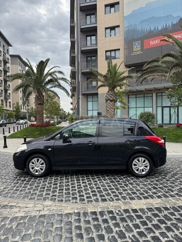 Nissan Tiida-4