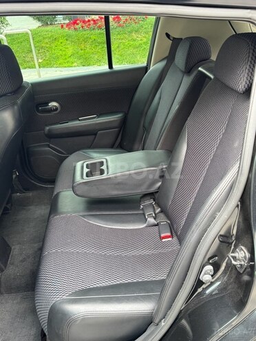 Nissan Tiida-7