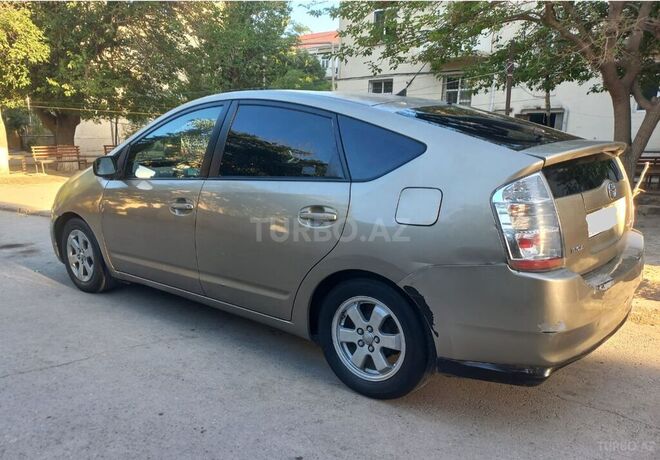 Toyota Prius-2