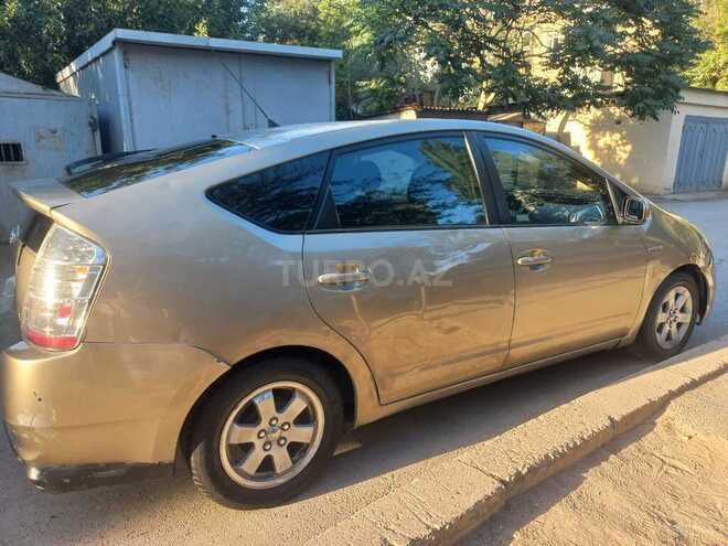 Toyota Prius-5