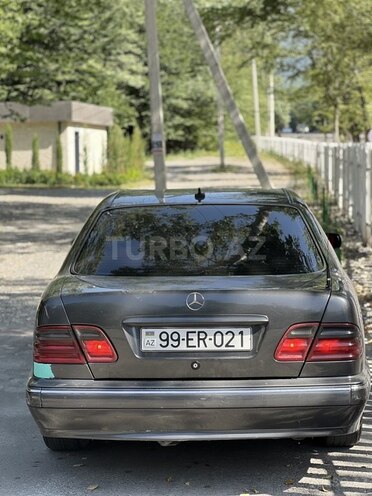 Mercedes E 220 d 2001, 374,000 km - 2.2 l - Bakı