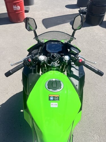 Kawasaki Ninja 500-3