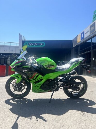 Kawasaki Ninja 500-5