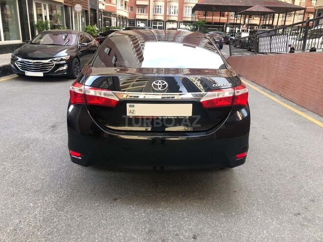 Toyota Corolla 2018, 95,000 km - 1.6 l - Bakı