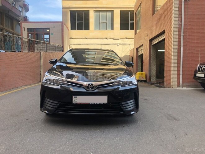 Toyota Corolla 2018, 95,000 km - 1.6 l - Bakı