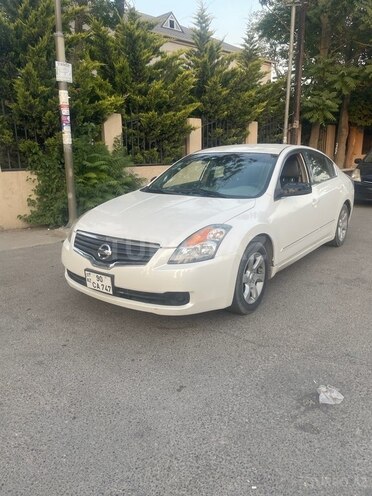 Nissan Altima-2