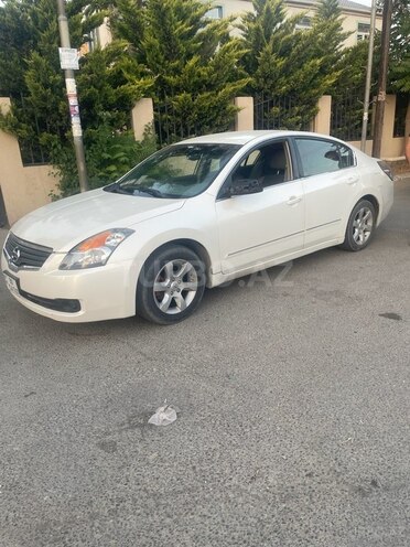 Nissan Altima-10