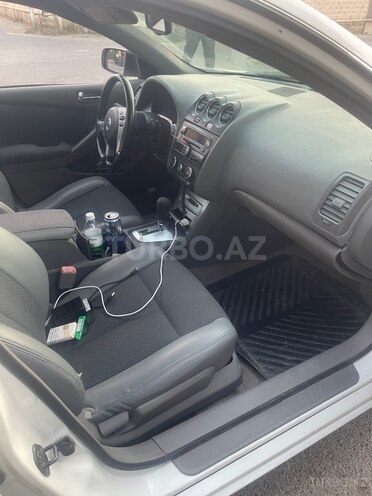 Nissan Altima-4