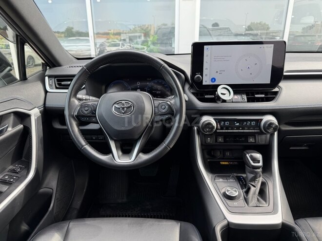 Toyota RAV4-17