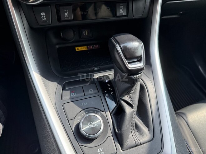 Toyota RAV4-18