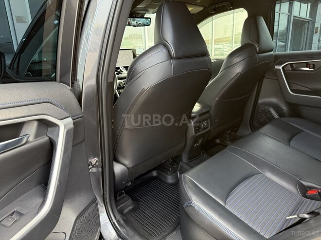 Toyota RAV4-12