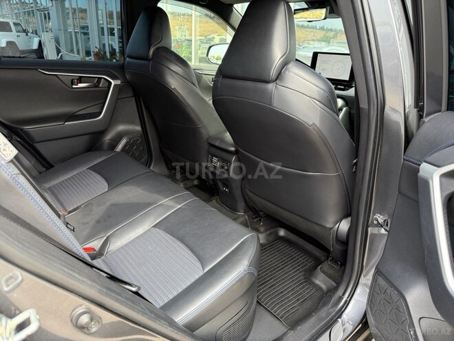 Toyota RAV4-13