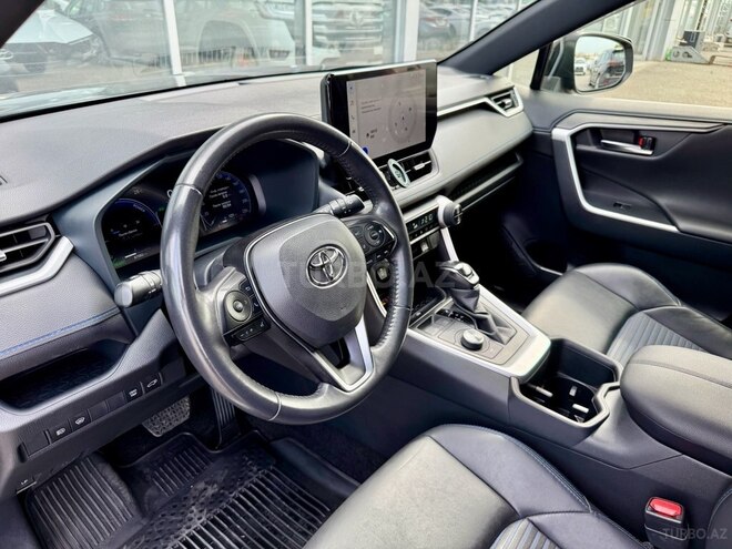 Toyota RAV4-11