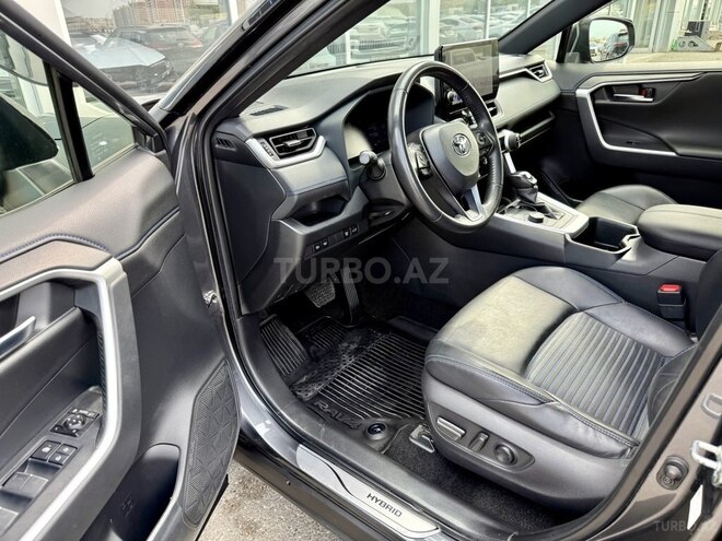 Toyota RAV4-10