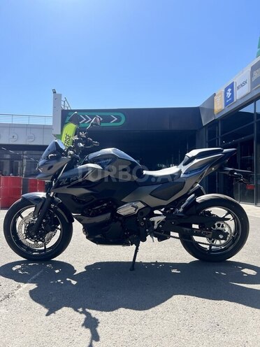 Kawasaki Ninja 7 hybrid-2