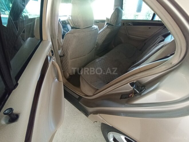 Mercedes C 240 2002, 333,333 km - 2.6 l - Ucar