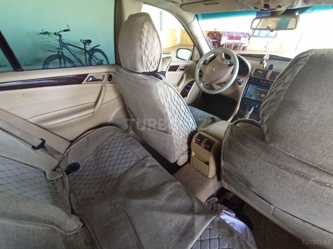 Mercedes C 240 2002, 333,333 km - 2.6 l - Ucar