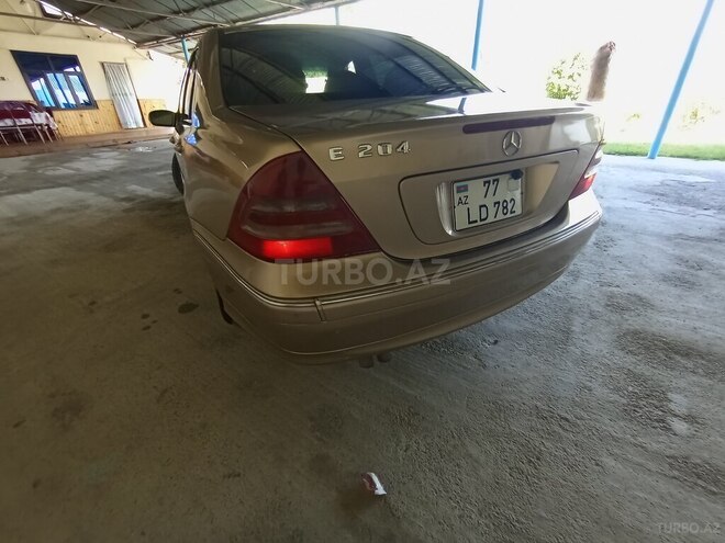 Mercedes C 240 2002, 333,333 km - 2.6 l - Ucar