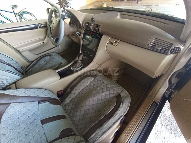 Mercedes C 240 2002, 333,333 km - 2.6 l - Ucar