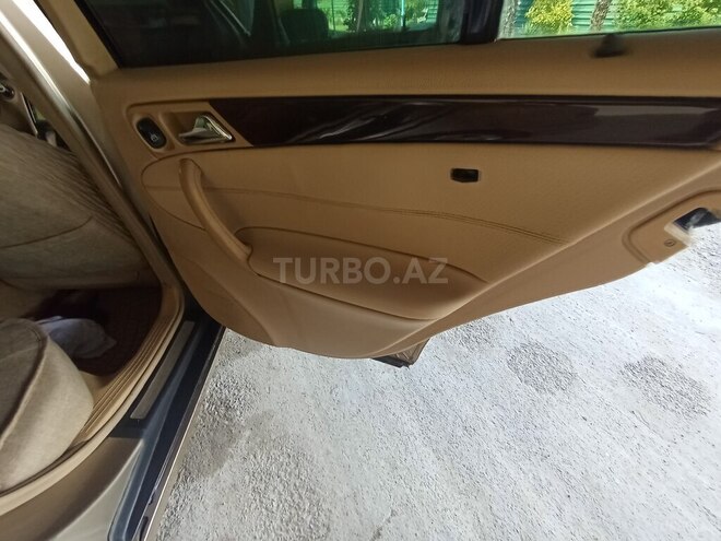 Mercedes C 240 2002, 333,333 km - 2.6 l - Ucar