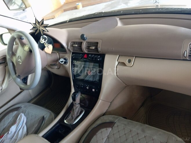 Mercedes C 240 2002, 333,333 km - 2.6 l - Ucar