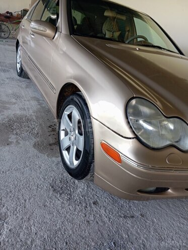 Mercedes C 240 2002, 333,333 km - 2.6 l - Ucar