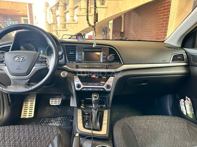 Hyundai Elantra 2018, 123,793 km - 2.0 l - Sumqayıt