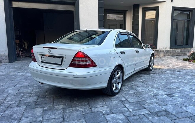 Mercedes C 180 2006, 331,000 km - 1.8 л - Bakı