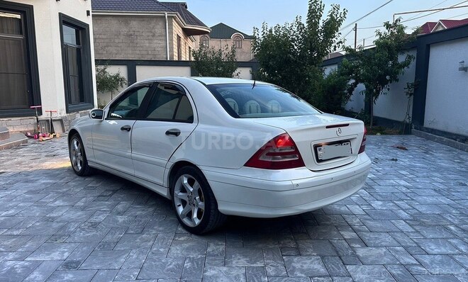 Mercedes C 180 2006, 331,000 km - 1.8 л - Bakı