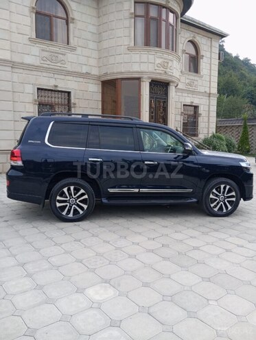 Toyota Land Cruiser 2019, 68,465 km - 4.6 l - Astara
