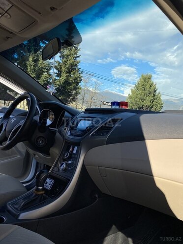 Hyundai Elantra 2015, 202,777 km - 1.8 л - Zaqatala