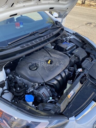 Hyundai Elantra 2015, 202,777 km - 1.8 л - Zaqatala