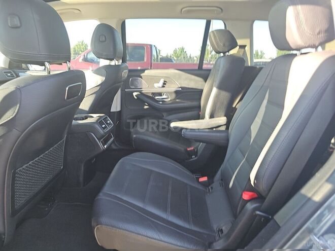 Mercedes GLS 450 4MATIC-14