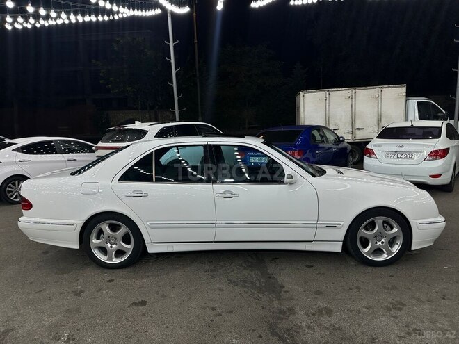 Mercedes E 320 2001, 220,000 km - 3.2 l - Bakı