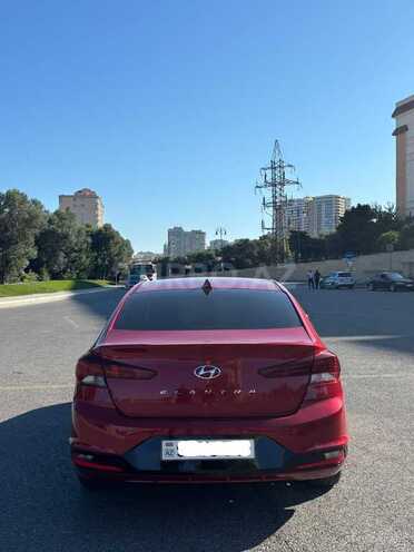 Hyundai Elantra-2