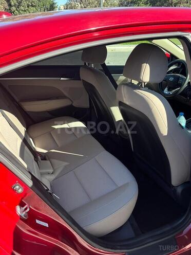 Hyundai Elantra-4