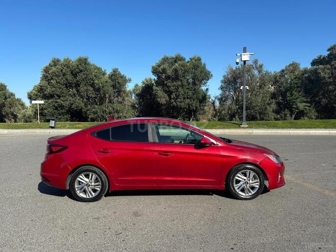 Hyundai Elantra-3